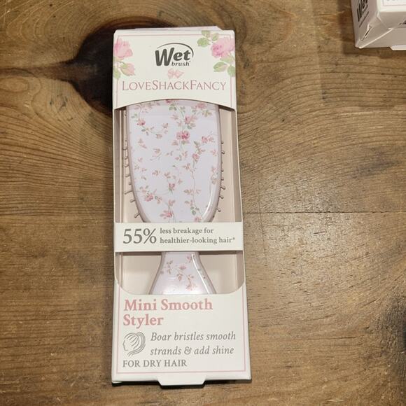 Wet LoveShackFancy Mini Smooth Styler Pink English Ivy - Picture 3 of 6